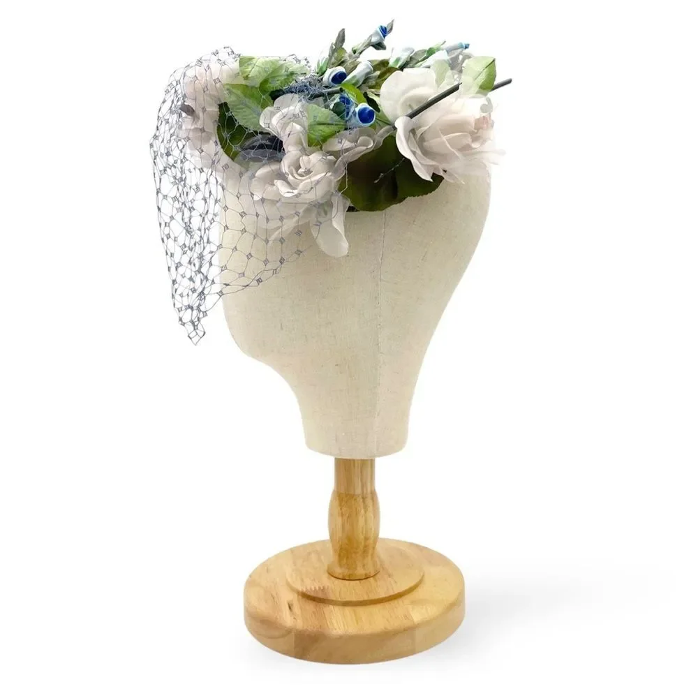Vintage 1950s Le Cavalier Floral Hat w/ Veil White Roses Blue Accents Netting - Picture 6 of 15